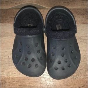 Toddler Fleece-lined Crocs sz 6/7